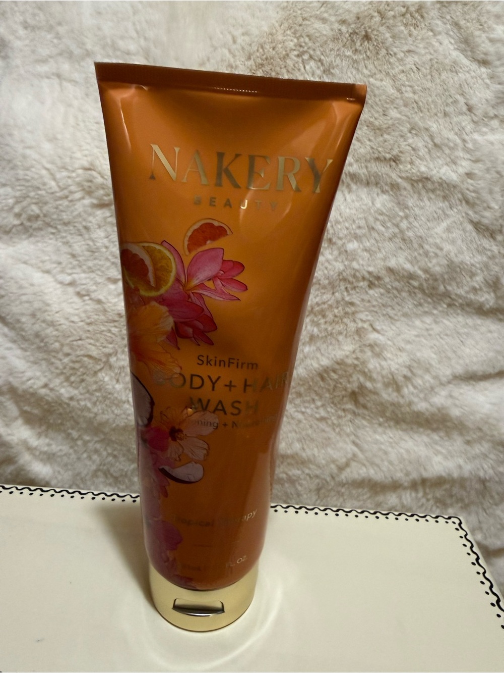 Nakery SkinFirm Body + Hair Wash - Tropical 11.5 oz NIB. Sealed